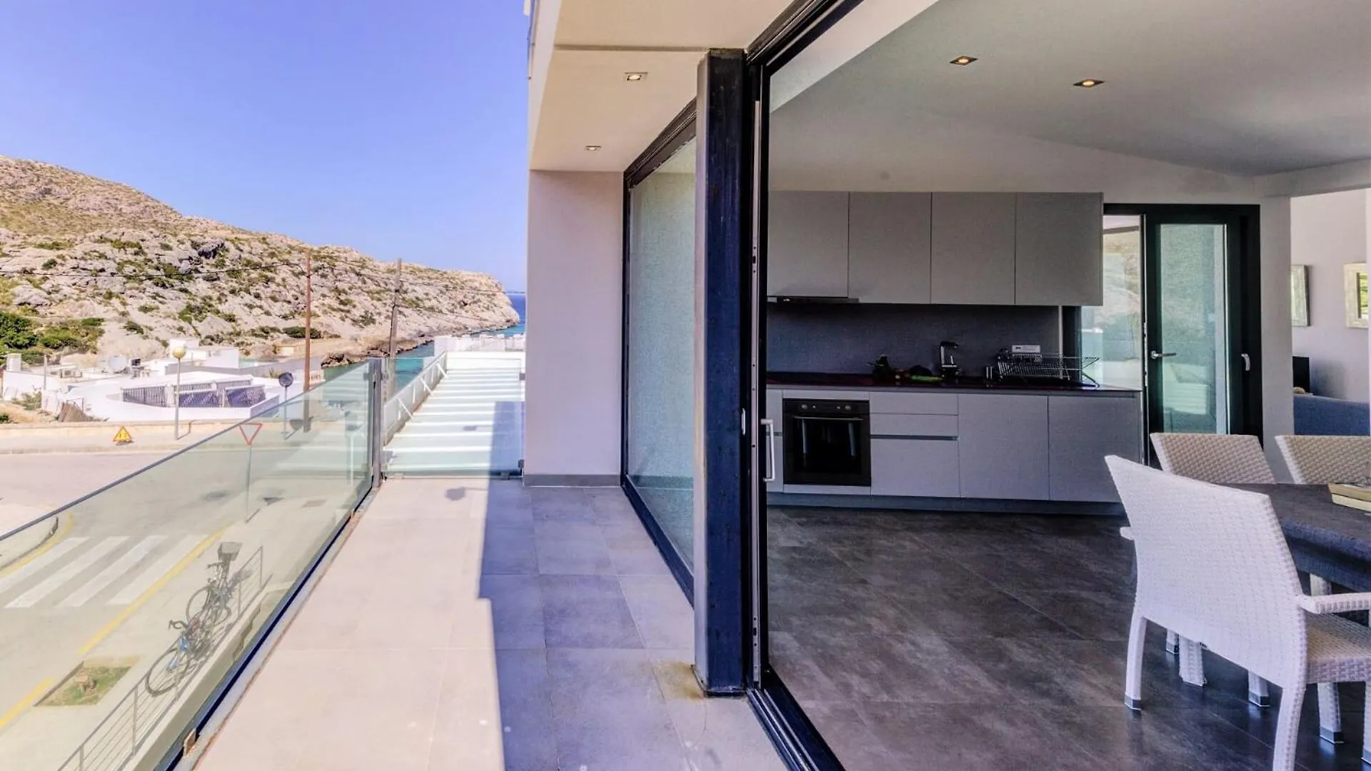 Cala Clara Beach Apartment By Sealand Villas Cala de Sant Vicenc