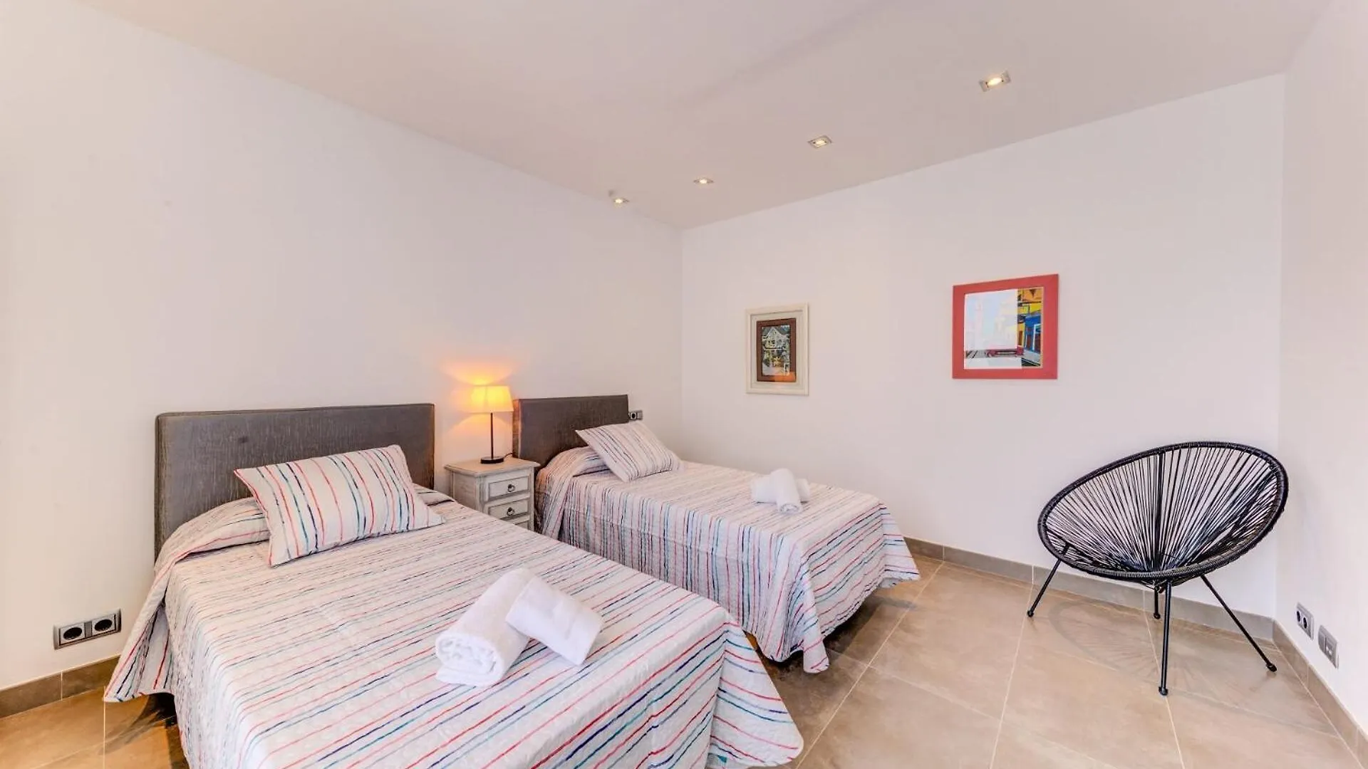 Cala Clara Beach Apartment By Sealand Villas Cala de Sant Vicenc Spanien