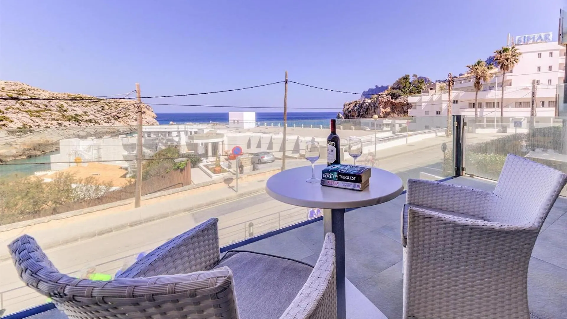 Cala Clara Beach Apartment By Sealand Villas Cala de Sant Vicenc